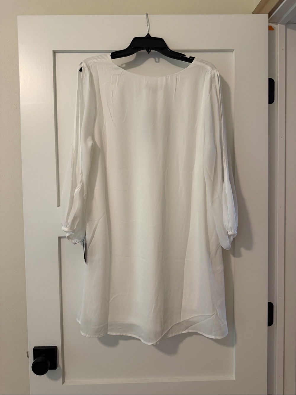 Lulu's White V-Neck Lightweight Tunic - Picture 4 of 6